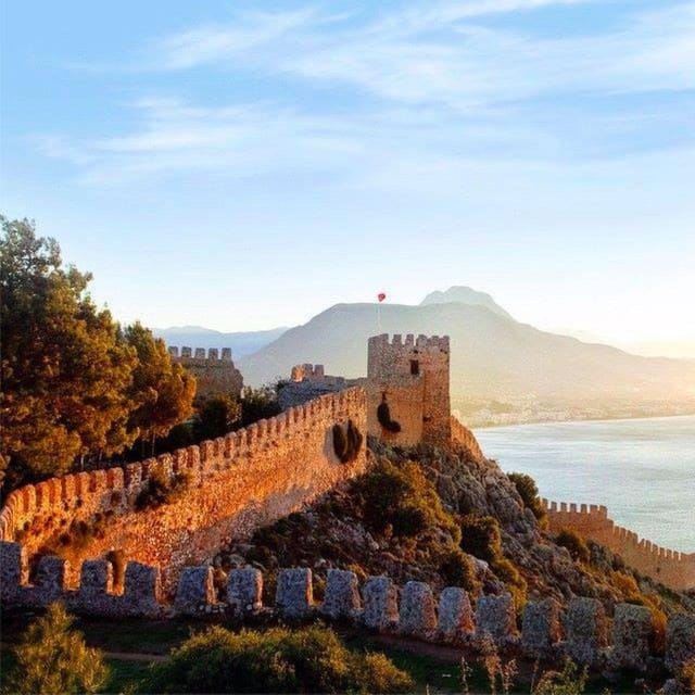 Alanya: City Tour with Cable Car and Damlatas Cave 3 in 1 - The cable car ride up to Alanya Castle