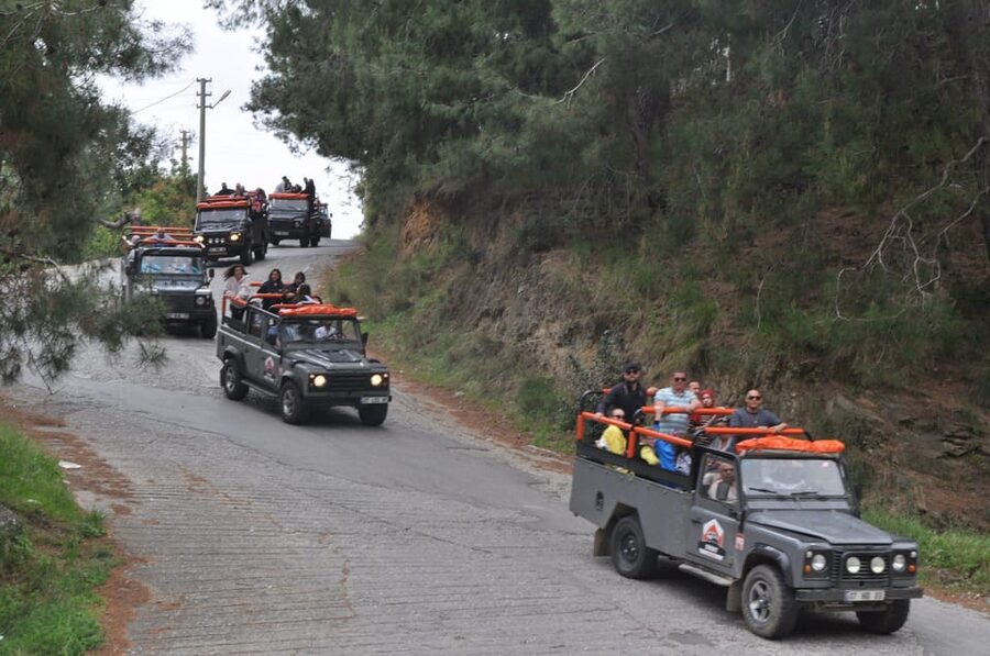 Alanya: Jeep Tour with Dim Cave, Waterfall with Dimcay Lunch - Kestel village and rural Alanya