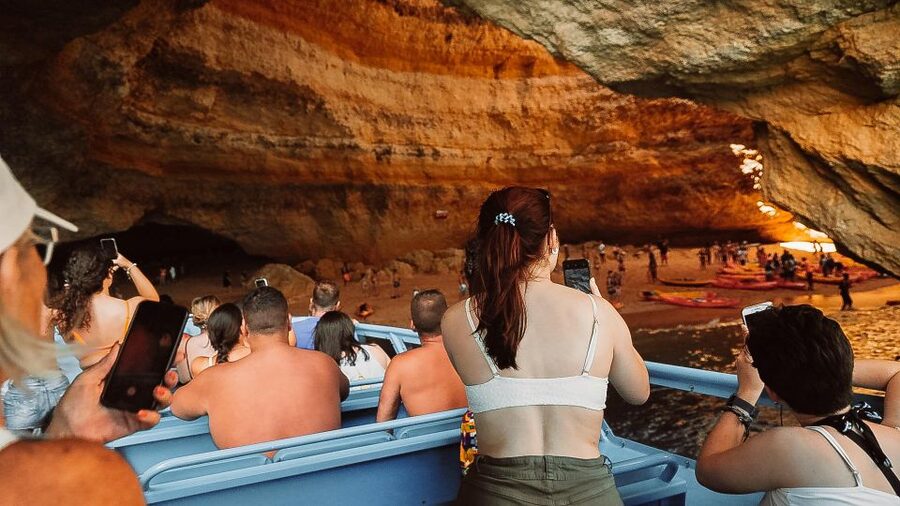 Albufeira: 2.5-Hour Dolphin Watching and Caves Trip - Searching for Dolphins in the Open Atlantic