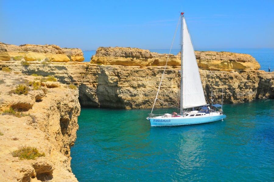 Albufeira: 3-Hour Yacht Daytime/Sunset Cruise to Benagil - Key points at a glance