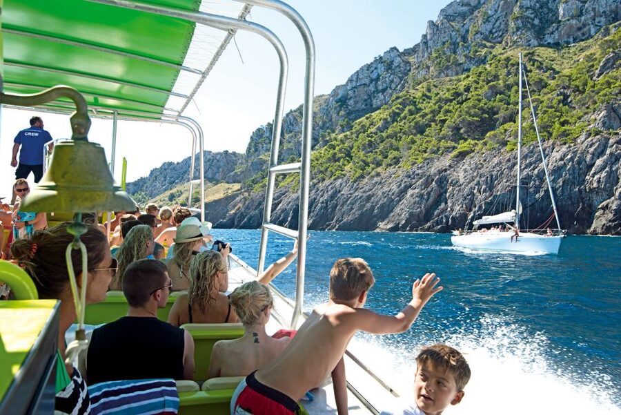 Alcudia: Caves & Coastline Boat Trip w/ Snorkelling - The practical side of the boat trip