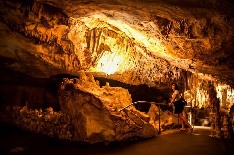 Alcudia: Caves of Drach Tour from the North with Boat Trip - Entering the Drach Caves