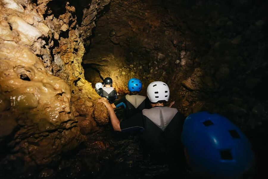 Alcudia: Kayak Tour with Snorkel & Sea Cave Swim - What the guides add to the day