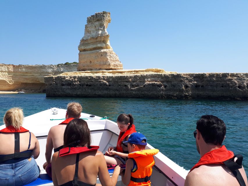 Algarve: Boat Trip to the Caves of Benagil - What the guides add to the trip