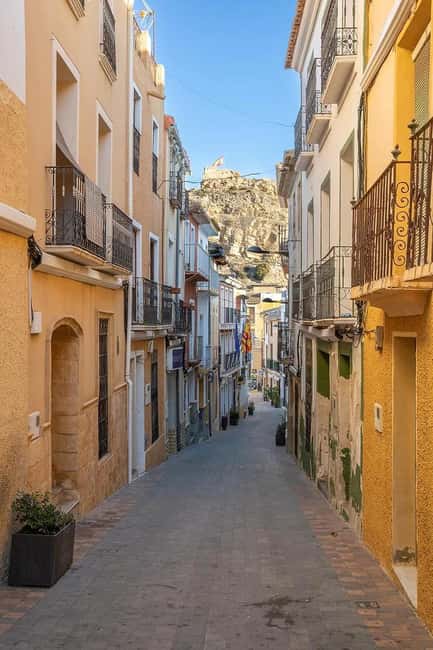 Alicante: Canelobre Caves & Busot – Local Guided Tour - A drink with the group in a local café