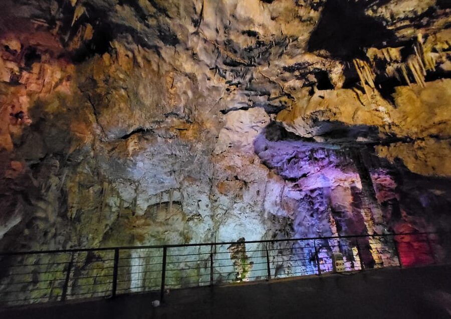 Alicante: Explore the Canelobre Caves and the Charm of Busot - The short walk to Busot Castle