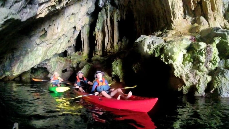 Amalfi: Kayak-Snorkel to Pandora Cave, Hidden Beach & Drinks - Meeting in Minori and getting ready on the beach