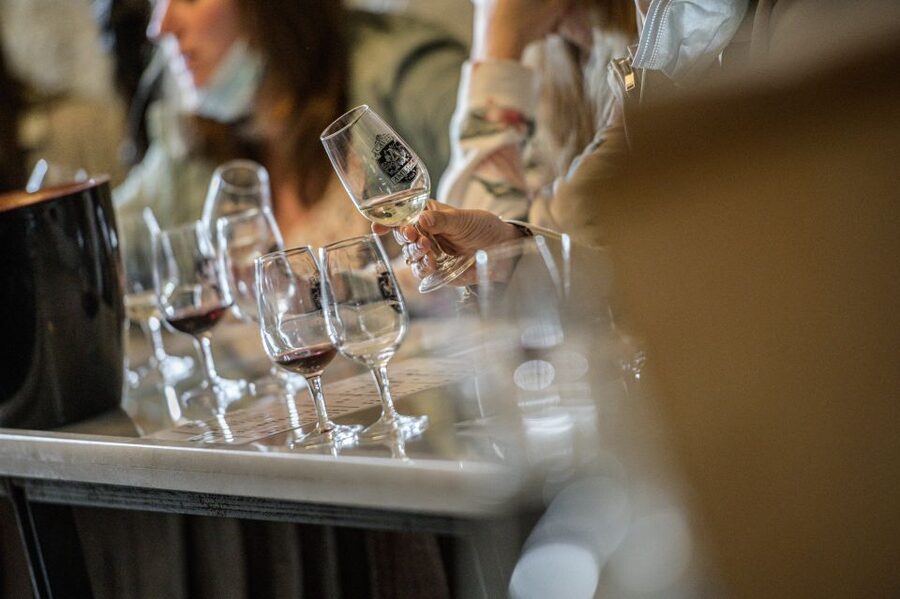Amboise: Caves Ambacia Visit and Wine Tasting - Timing, language, and group size