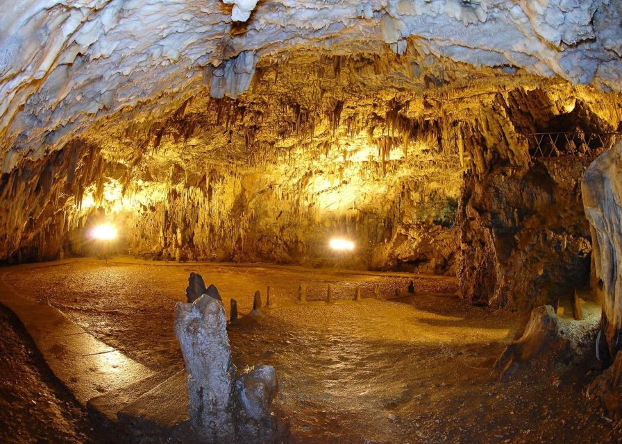 Argostoli: Explore Fiskardo, Myrtos Beach, Melissani Cave - Fiskardo: polished harbor, preserved houses