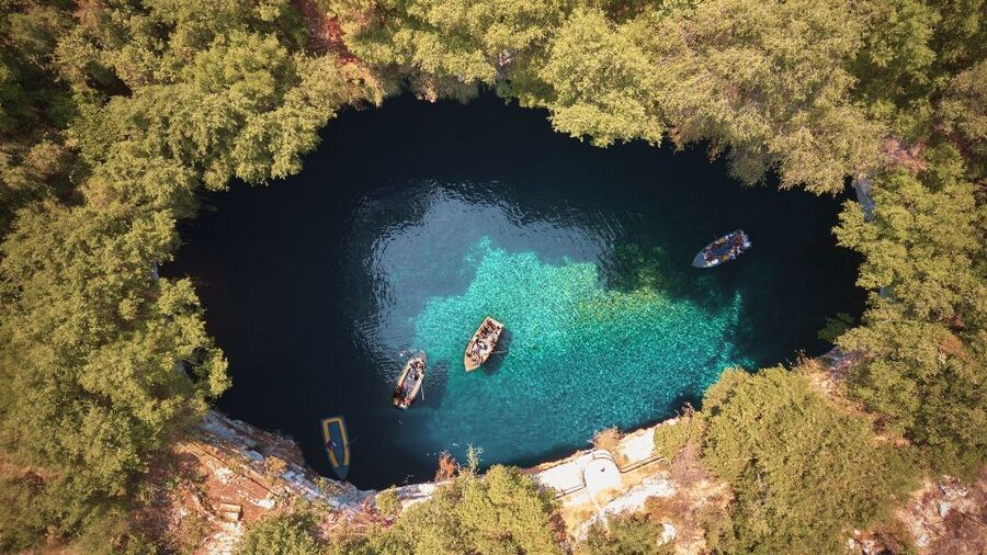 Argostoli: Melissani & Drogarati Cave Tour with Wine Tasting - Drogarati Cave: a cool first stop underground
