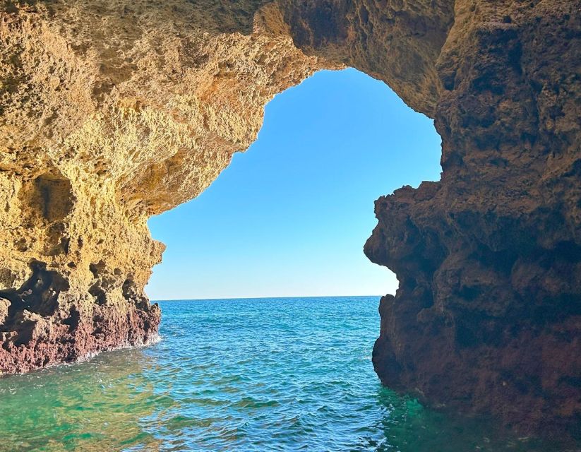 Armação de Pêra: Benagil´s 15 Best Caves Boat Tour - The guides, safety, and the personal touches