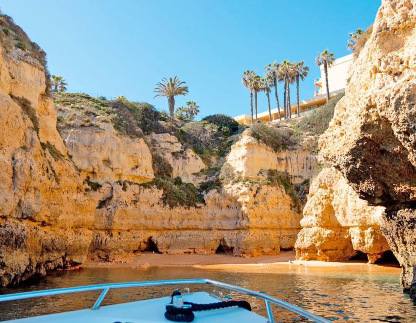 Armação de Pêra: Benagil´s 15 Best Caves Boat Tour - Leaving Armação de Pêra for the first coves