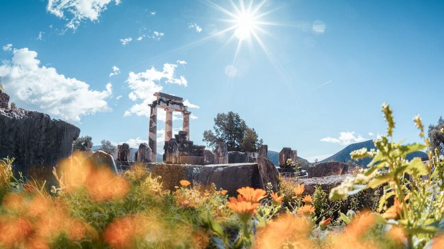 Athens: Delphi, Corycian Cave, and 300 Battlefield Day Trip - Key points at a glance