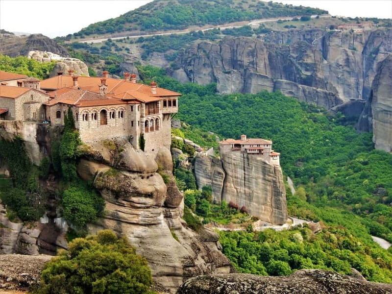 Athens: Guided Tour to Meteora Monasteries & Hermit Caves - A four-hour route around all eight monasteries