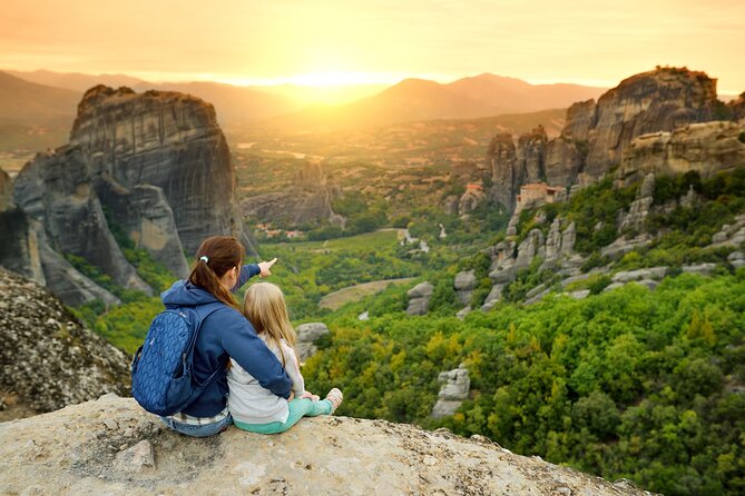 Athens: Meteora Monasteries, Caves & Coastal Stopovers with Lunch - Kamena Vourla gives the journey a seaside pause