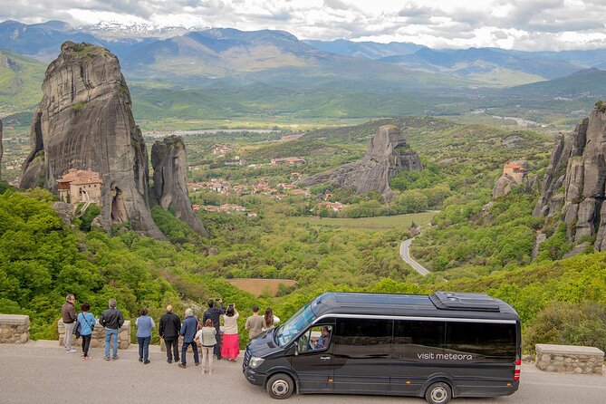Athens: Meteora Monasteries, Caves & Coastal Stopovers with Lunch - Leaving Athens from Larissis Railway Station