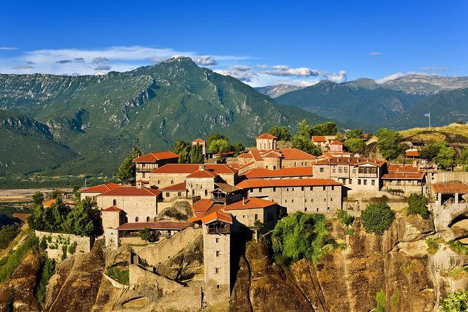 Athens: Meteora Monasteries, Hermit Caves Tour with Pickup - Why Meteora is worth the long ride from Athens