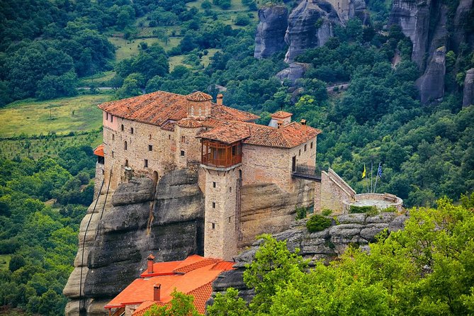 Athens: Meteora Monasteries, Hermit Caves Tour with Pickup - The early start and the five-hour coach ride