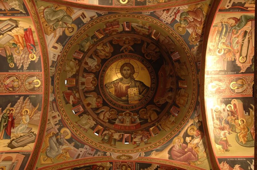Athens to Meteora: Monasteries & Hidden Caves Bus Tour - Viewpoints, photographs, and the help of the driver