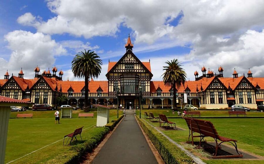 Auckland: One-Way Tour to Rotorua with Waitomo Caves - Weather, luggage, and practical preparation