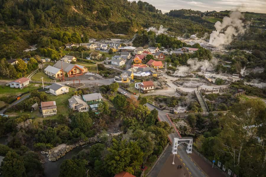 Auckland: Rotorua Māori Village & Waitomo Caves with Lunch - Leaving Auckland for Rotorua