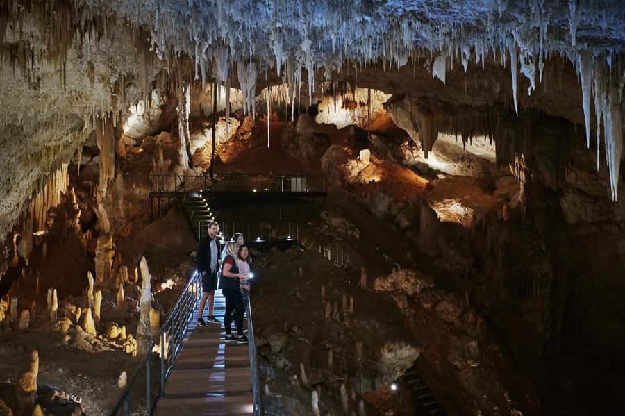 Augusta: Jewel Cave Fully-Guided Tour - The first chamber and its long straw stalactite