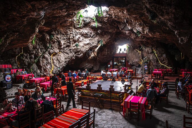 Balloon flight + pick up in CDMX + Breakfast in Cave + Teotihuacan - Breakfast inside La Cueva
