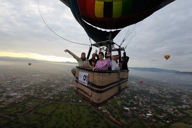Balloon flight with breakfast in Cave and Pyramids tour from CDMX - Sunrise above Teotihuacan is the real prize