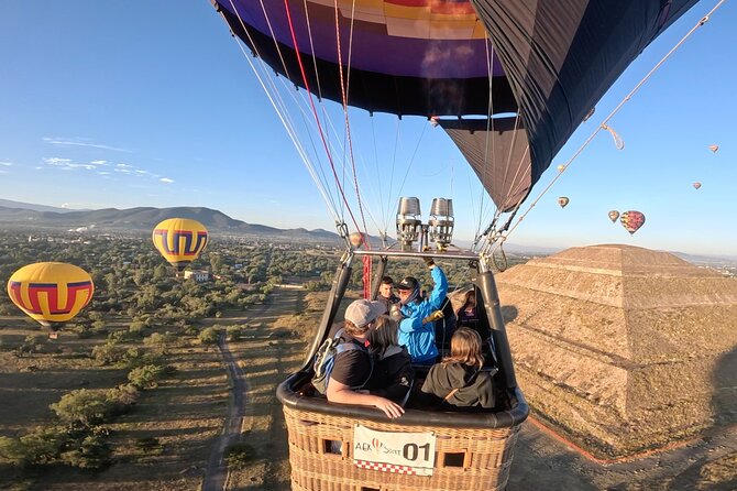 Balloon flight with breakfast in Cave and Pyramids tour from CDMX - Tastings and craft stops can slow the day