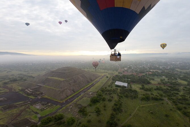 Balloon flight with breakfast in Cave and Pyramids tour from CDMX - Teotihuacan deserves more than a rushed visit