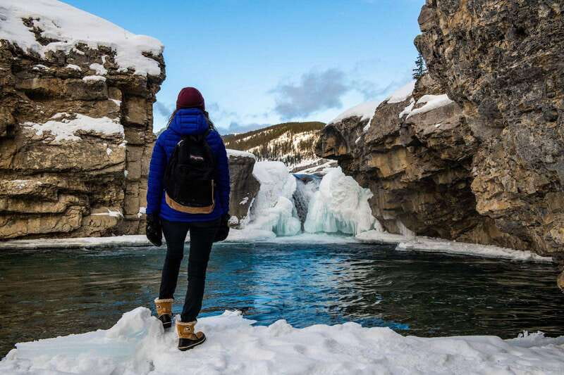 Banff: Gondola Cave Basin, Johnston Canyon & Lake Minnewanka - Banff town: 80 minutes for lunch and browsing