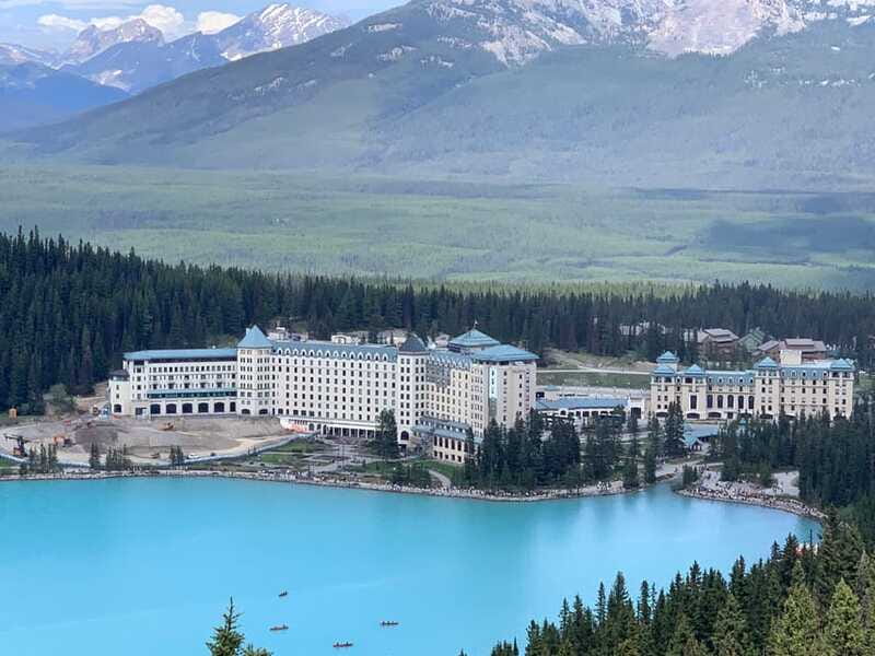 Banff: Lake Louise, Moraine Lake, Gondola, Cave & Basin Tour - Moraine Lake and the Valley of the Ten Peaks
