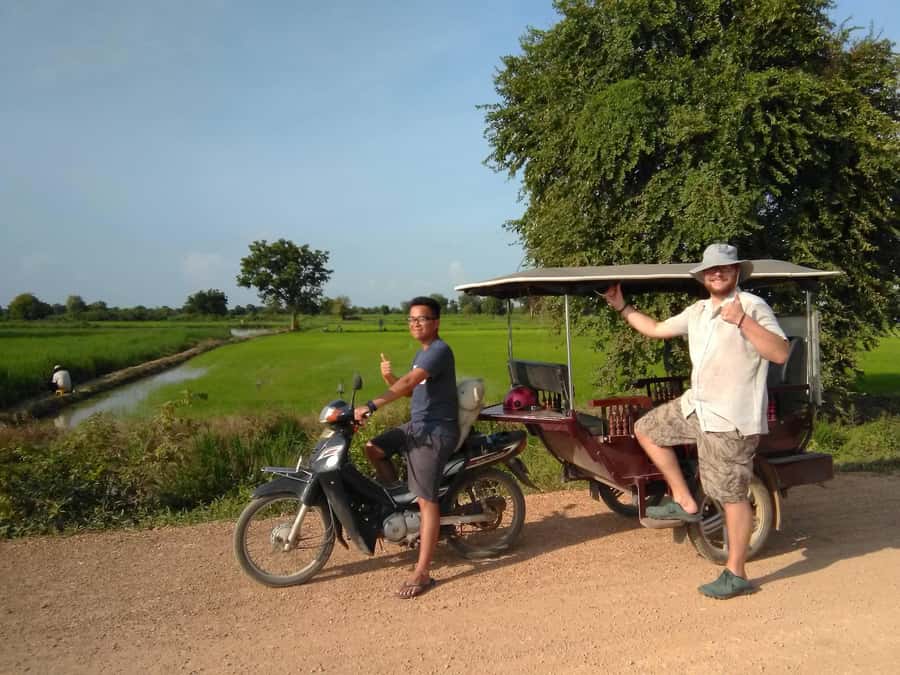 Battambang family tuktuk tour BambooTrain/Wat Banan/Bat cave - A tuk-tuk route through Battambang’s farm country