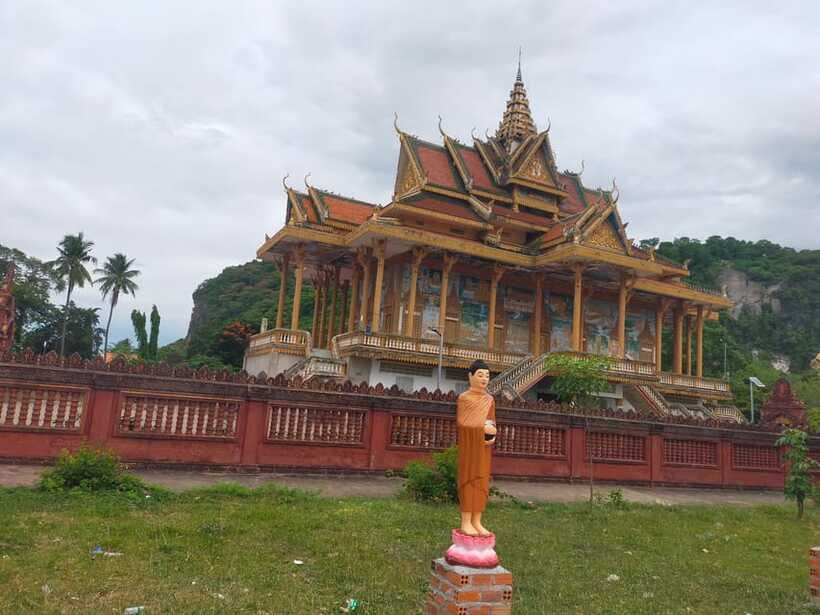 Battambang: Tuk-Tuk, Bamboo Train, Killing/Bat Caves, Sunset - Phnom Sampov and the Killing Cave