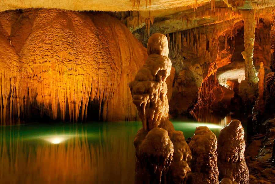 Beirut: Jeita Grotto, Harissa, Byblos group tour & Guide - Key points at a glance