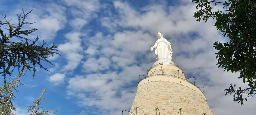 Beirut: Jeita Grotto, Harissa, Byblos group tour & Guide - Why this day works for first-time visitors