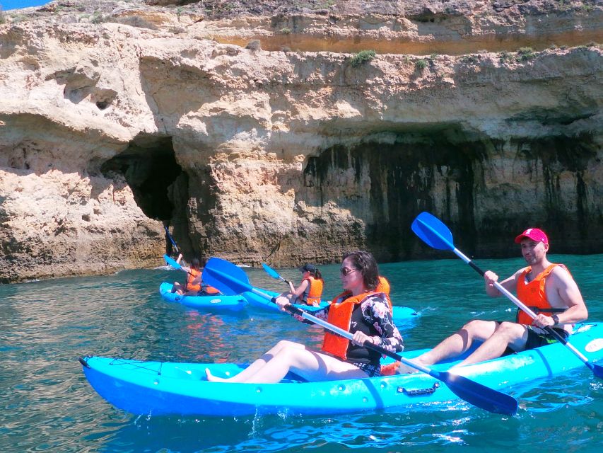 Benagil Beach: Benagil Cave highlights Kayaking (FREE FOTOS) - What happens at Benagil Beach