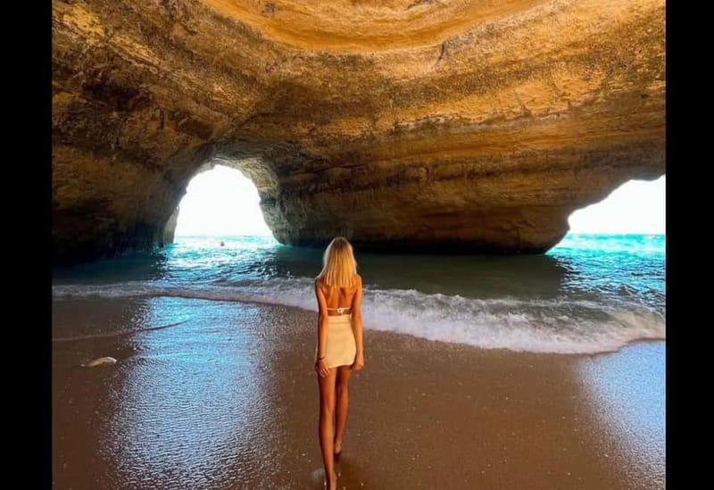 Benagil: Guided Kayak Tour inside caves and Praia da Marinha - What happens on the two-hour route