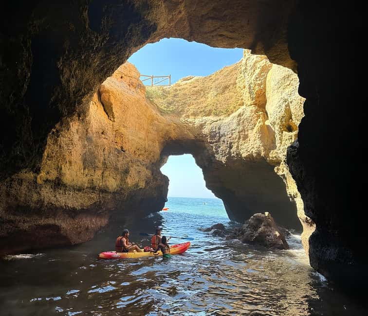 Benagil: Kayak Tour to Benagil Caves – Small Group - Meeting at O Algar and getting ready