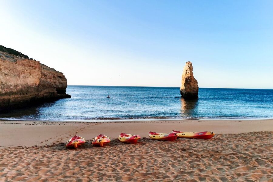 Benagil: Kayaking Tour to the Benagil Cave (Free Shower) - Starting above Benagil Beach