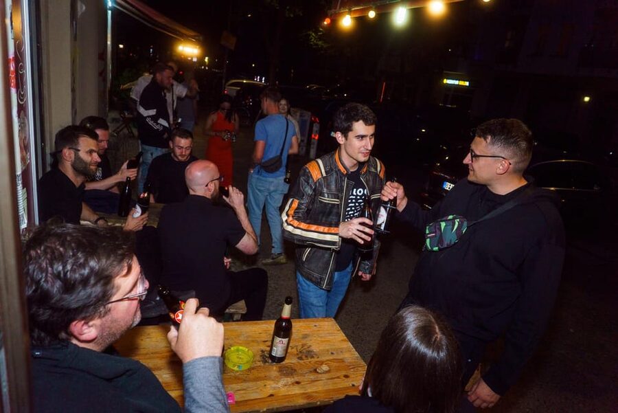 Berlin: Underground Party Tour - The strongest part is the social atmosphere