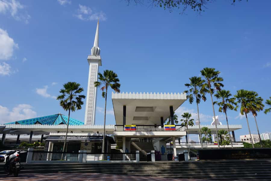 Best of Kuala Lumpur Tour with KL Tower & Batu Caves - Key points to know before booking