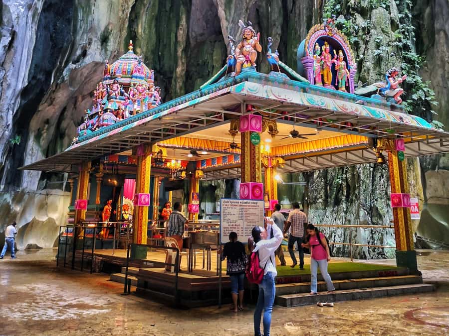 Best of Kuala Lumpur Tour with KL Tower & Batu Caves - Starting above the city at the Petronas Twin Towers
