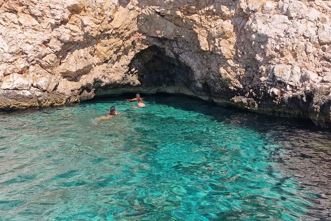 BLUE CAVE & 5 islands tour from Hvar - Palmizana, the long lunch stop