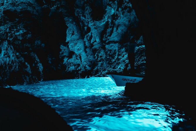 Blue Cave & 6 Islands Speedboat Tour From Split or Podstrana - What This Split Speedboat Day Is Really Like