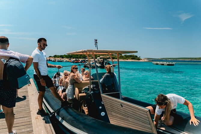 Blue Cave & 6 Islands Speedboat Tour From Split or Podstrana - Limestone Caves and Stiniva Cove on Vis