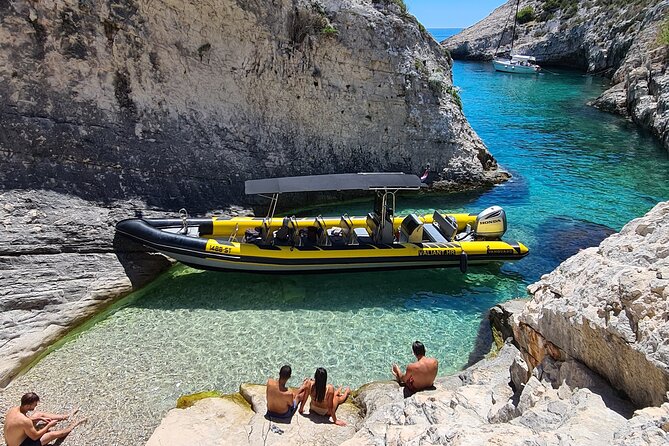 Blue cave & Hvar, 5 islands speed boat tour with unique boats from Split - What the speedboat ride actually feels like