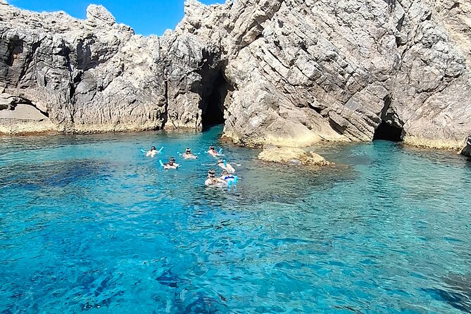 Blue & Green cave,Šunj beach - with drinks small group speedboat - Morning or afternoon: which departure works better?