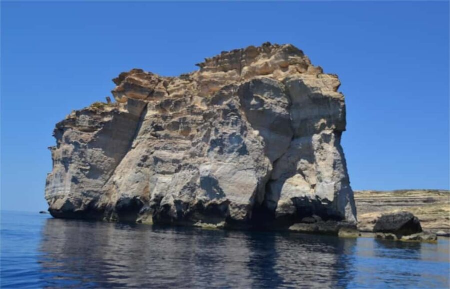 Blue lagoon, Crystal Lagoon & Comino Island & Caves - Halfa Rock brings you to Gozo