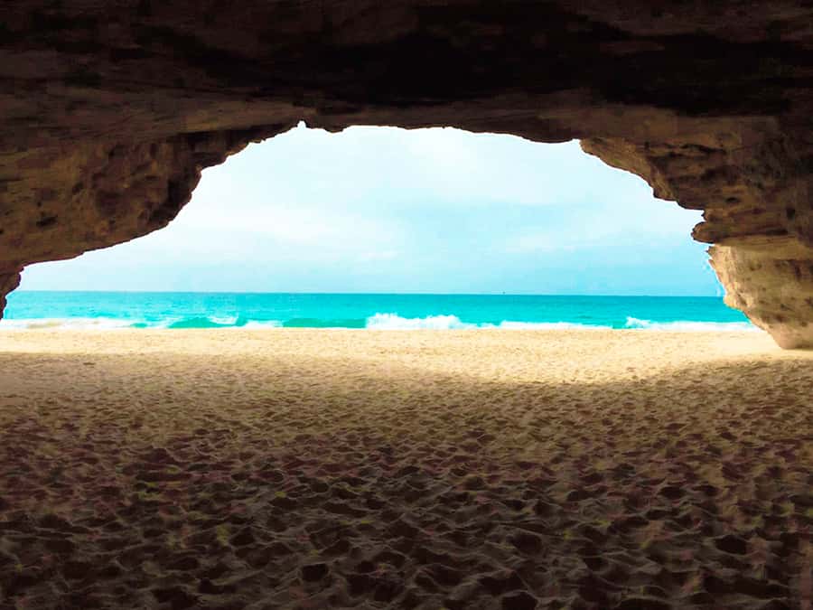 Boa Vista Island: Guided Santa Monica Beach & Caves Tour - Varandinha caves beyond the dunes